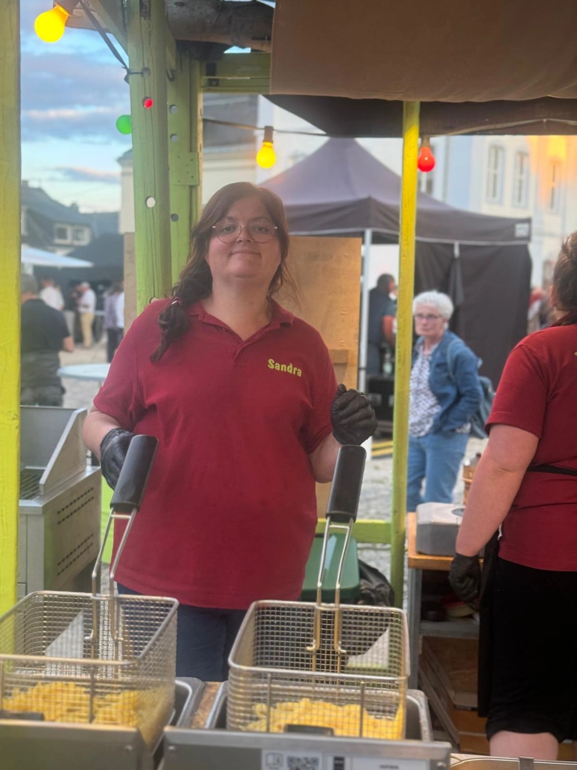 Mir Pääntz vom Wasserturm - Karnevalsverein - Fritteuse am Imbissstand