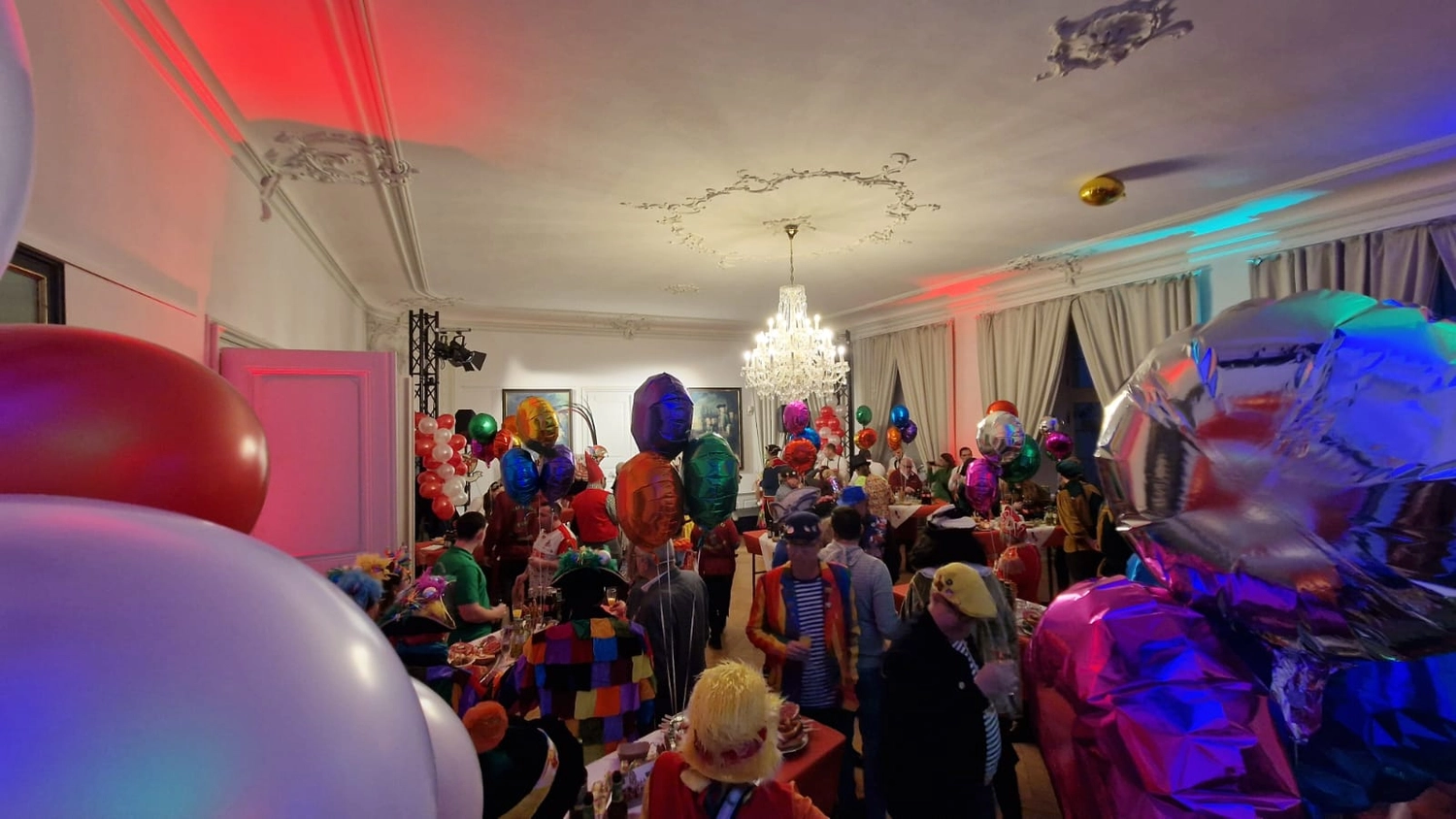 Mir Pääntz vom Wasserturm - Karnevalsverein - Imbissstand