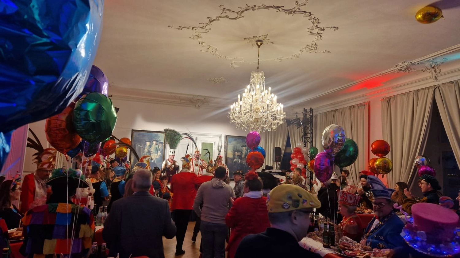 Mir Pääntz vom Wasserturm - Karnevalsverein - Imbissstand