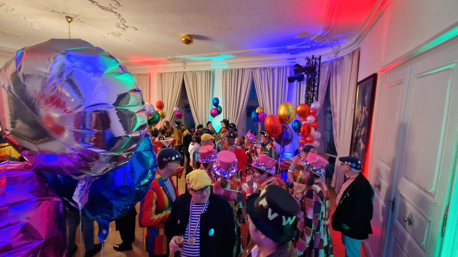 Mir Pääntz vom Wasserturm - Karnevalsverein - Imbissstand